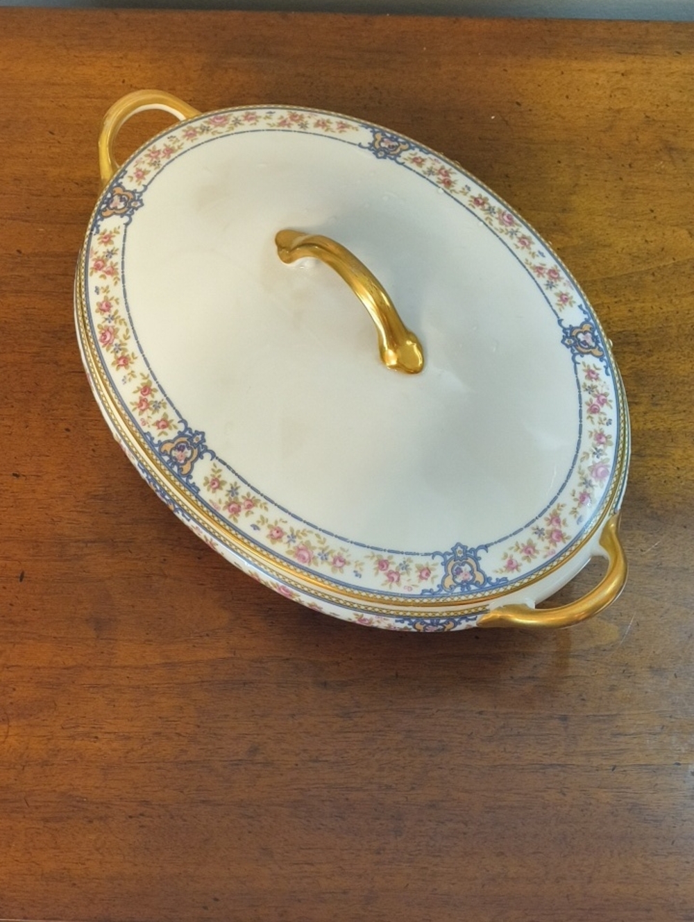 Noritake Malay Porcelain Covered Casserole with Gold Trim Floral Borderno Great!